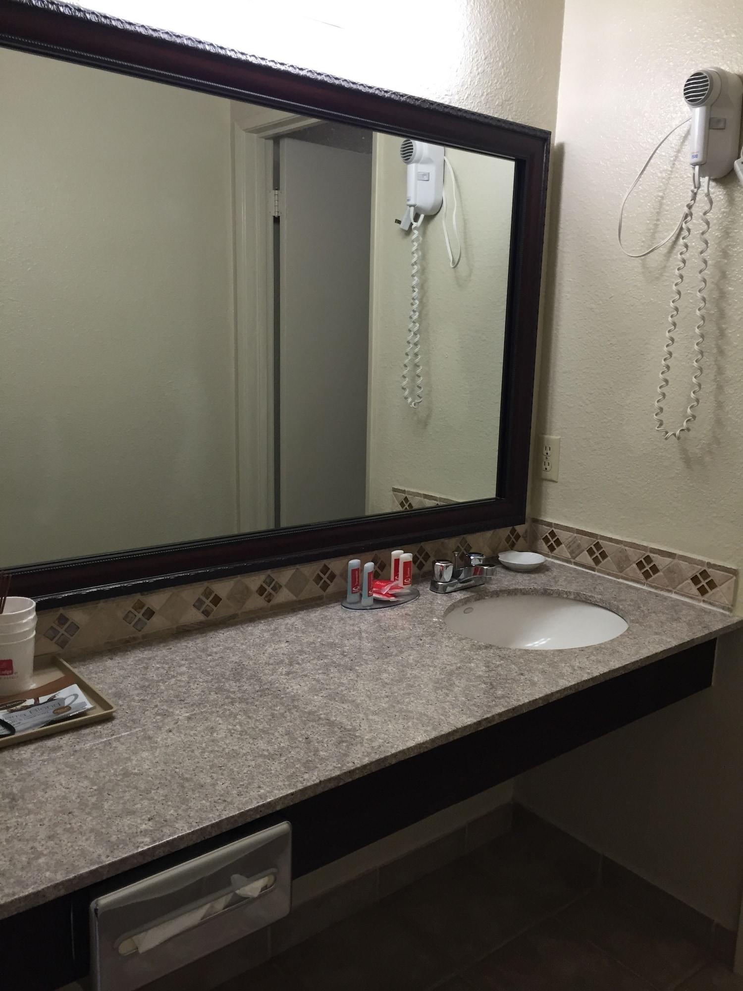Days Inn By Wyndham Ridgecrest Near China Lake Naval Station Dış mekan fotoğraf