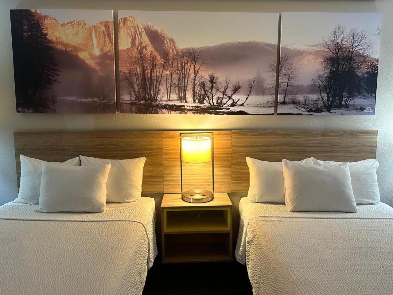 Days Inn By Wyndham Ridgecrest Near China Lake Naval Station Dış mekan fotoğraf