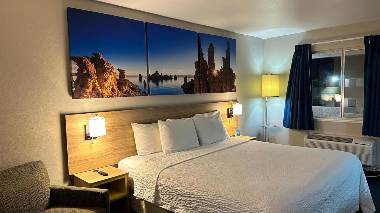 Days Inn By Wyndham Ridgecrest Near China Lake Naval Station Dış mekan fotoğraf