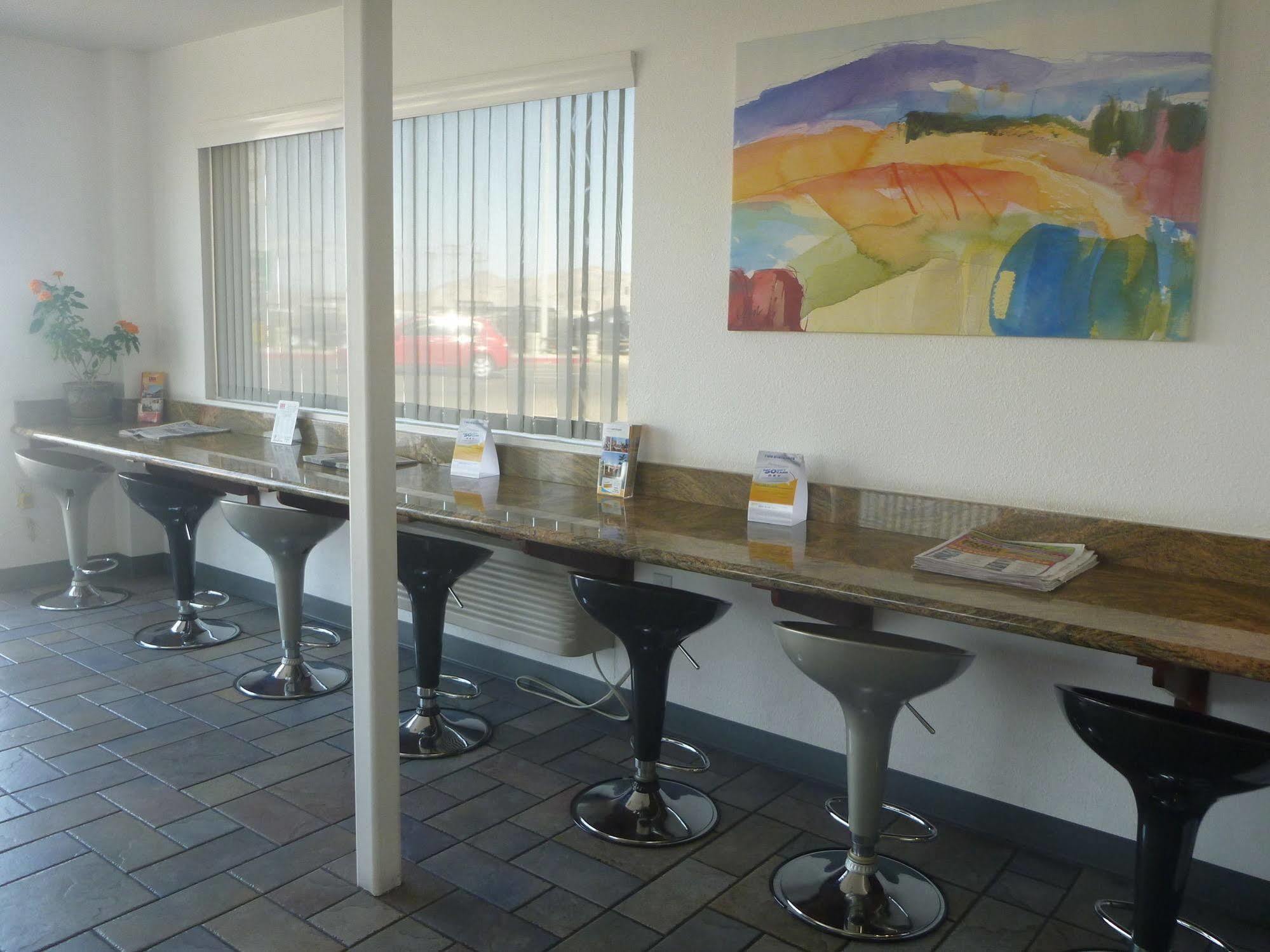 Days Inn By Wyndham Ridgecrest Near China Lake Naval Station Dış mekan fotoğraf